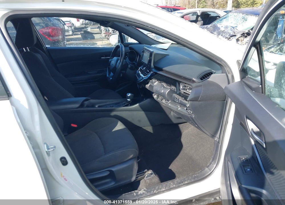 2018 TOYOTA C-HR XLE PREMIUM VIN: NMTKHMBX2JR048440