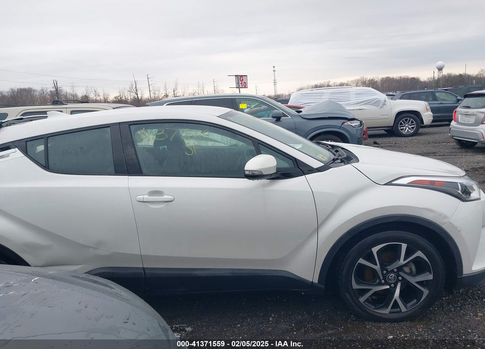 2018 TOYOTA C-HR XLE PREMIUM VIN: NMTKHMBX2JR048440