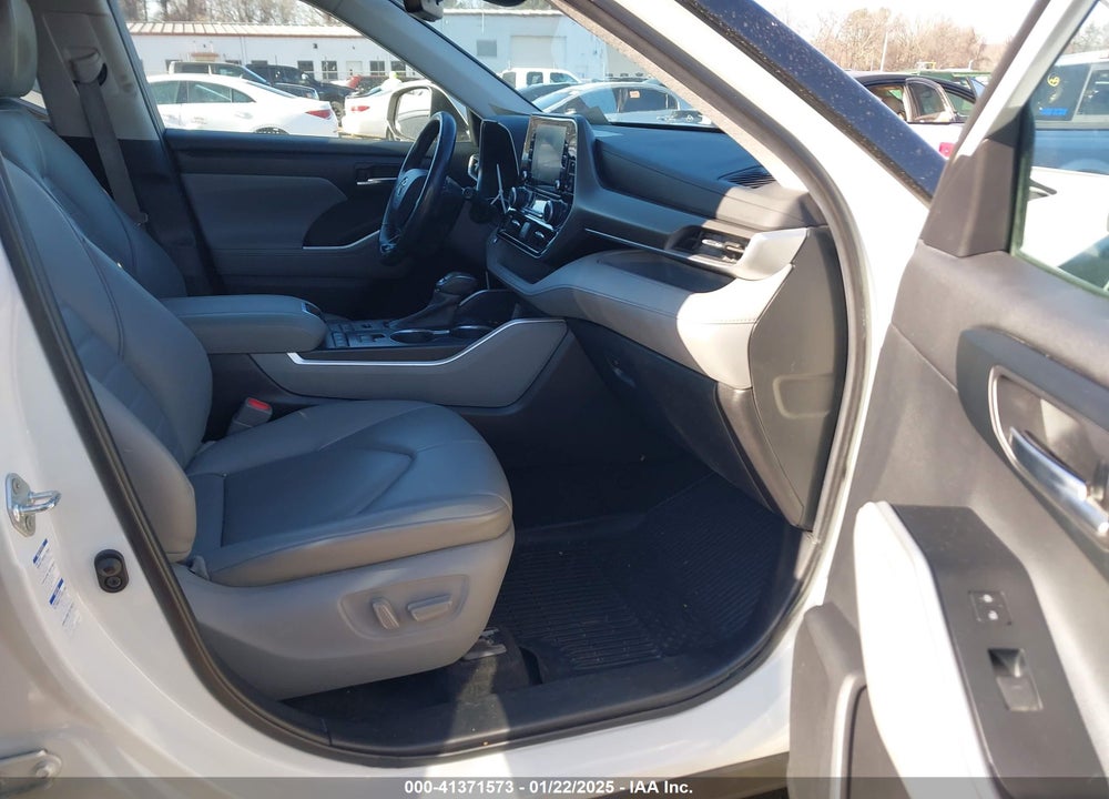 2020 TOYOTA HIGHLANDER XLE VIN: 5TDGZRBH3LS505950
