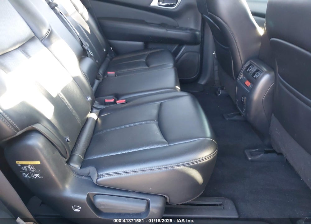 2017 NISSAN PATHFINDER VIN: 5N1DR2MM5HC681147