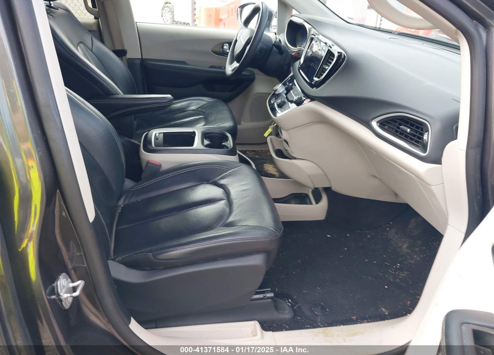 2022 CHRYSLER PACIFICA TOURING L VIN: 2C4RC1BG4NR188923