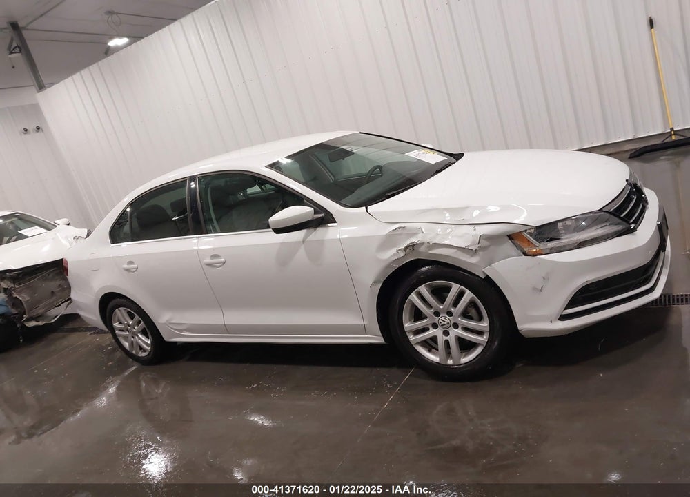 2017 VOLKSWAGEN JETTA VIN: 3VW2B7AJXHM282818