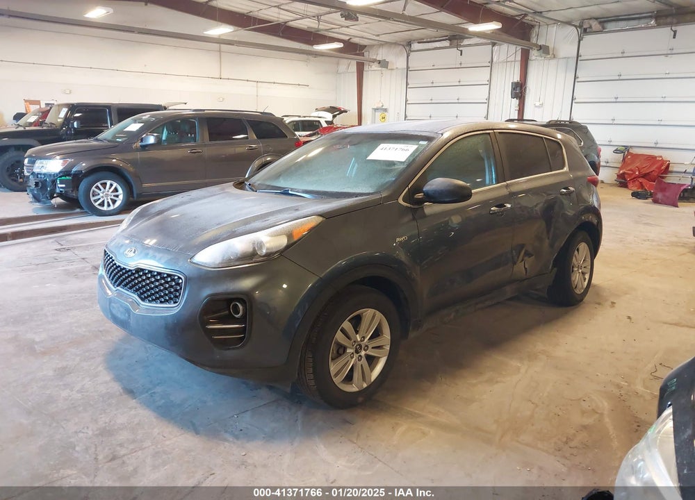 2018 KIA SPORTAGE LX VIN: KNDPMCAC9J7456097