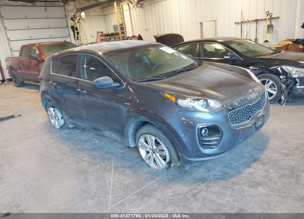 2018 KIA SPORTAGE LX VIN: KNDPMCAC9J7456097