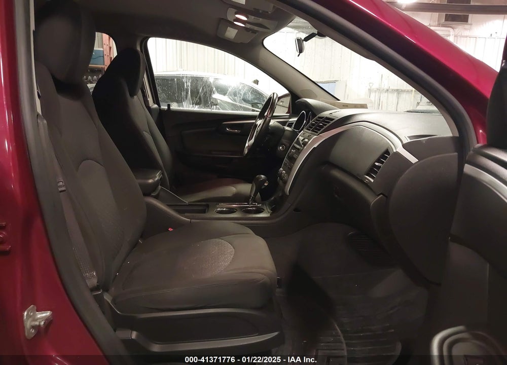 2011 CHEVROLET TRAVERSE VIN: 1GNKVGED8BJ163692