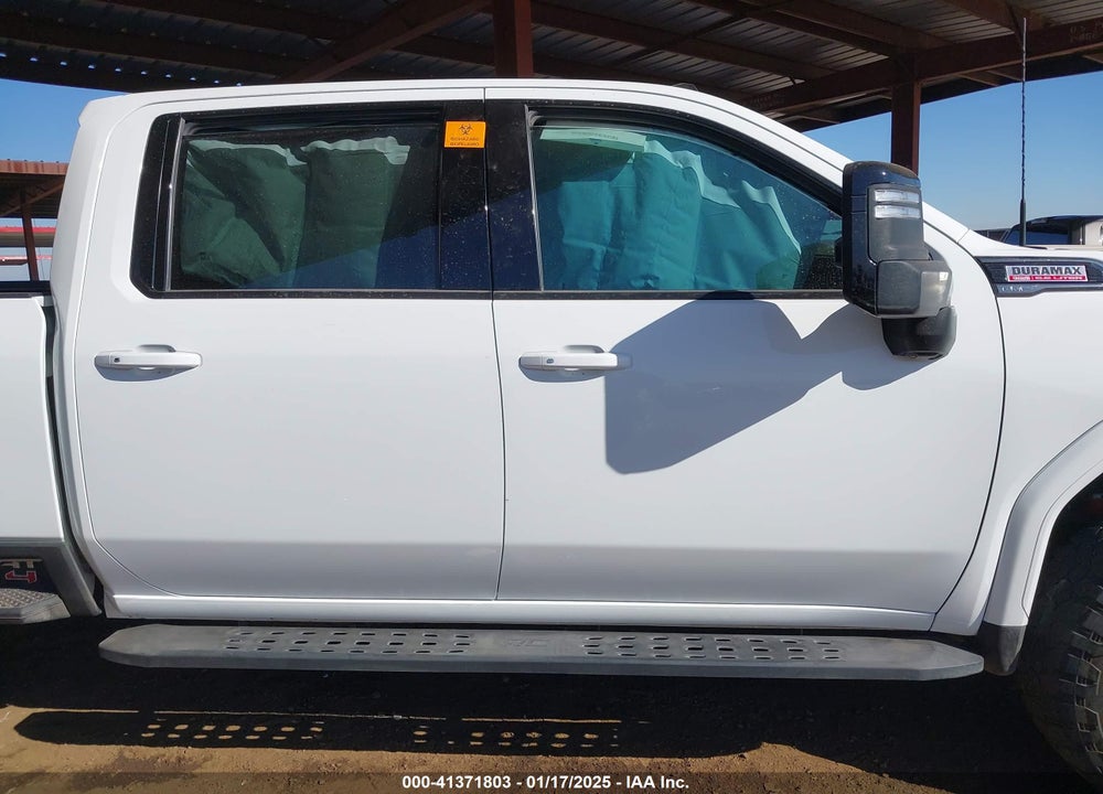 2022 GMC SIERRA 2500HD 4WD STANDARD BED AT4 VIN: 1GT49PEYXNF261753