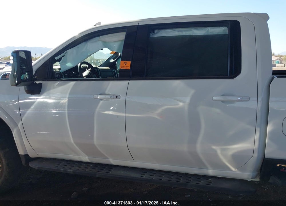2022 GMC SIERRA 2500HD 4WD STANDARD BED AT4 VIN: 1GT49PEYXNF261753