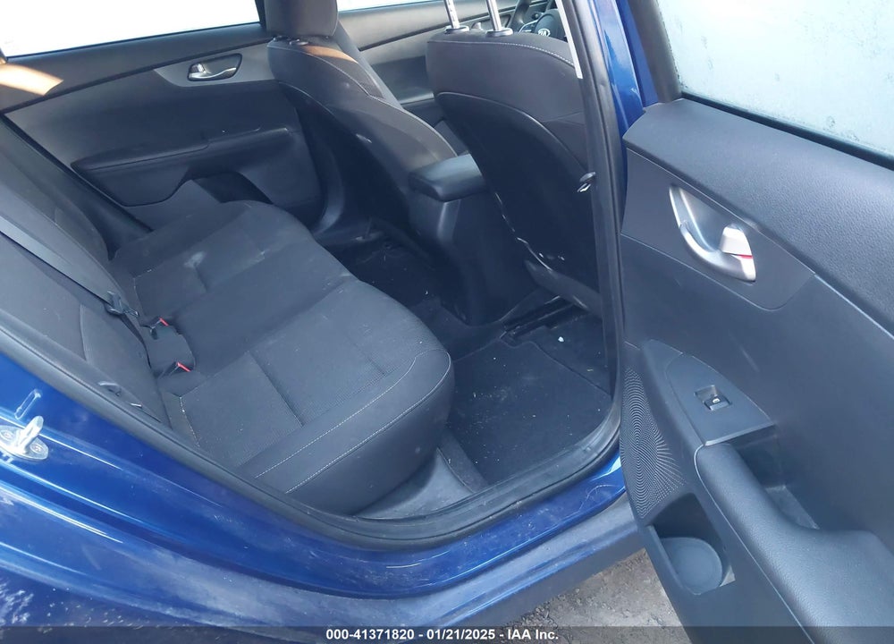2021 KIA FORTE VIN: 3KPF24AD6ME268576
