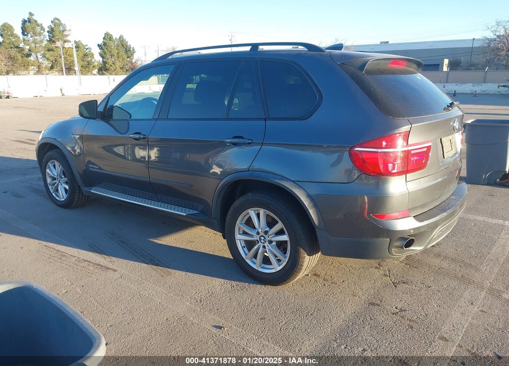 2011 BMW X5 VIN: 5UXZW0C58BL662602