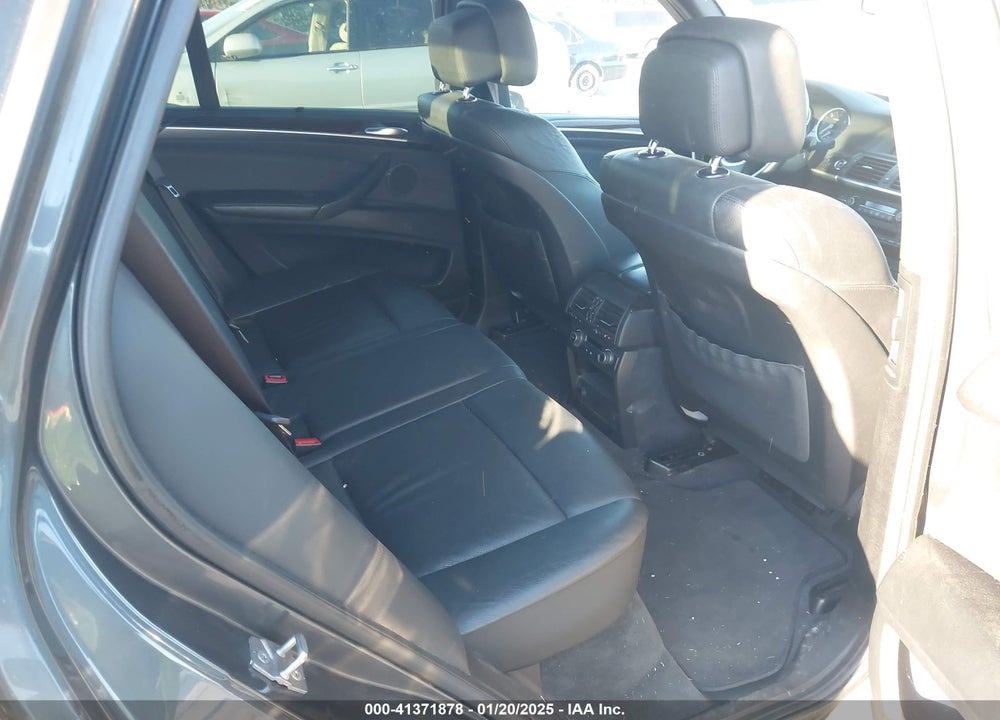 2011 BMW X5 VIN: 5UXZW0C58BL662602