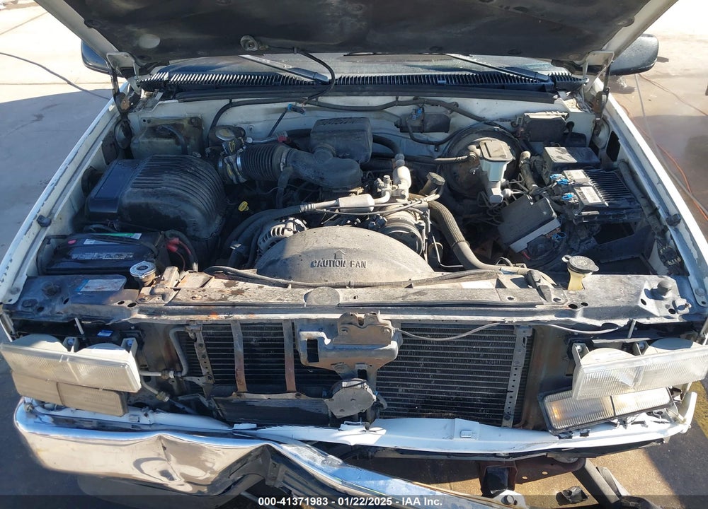 1997 CHEVROLET TAHOE LS VIN: 1GNEC13R6VJ373453