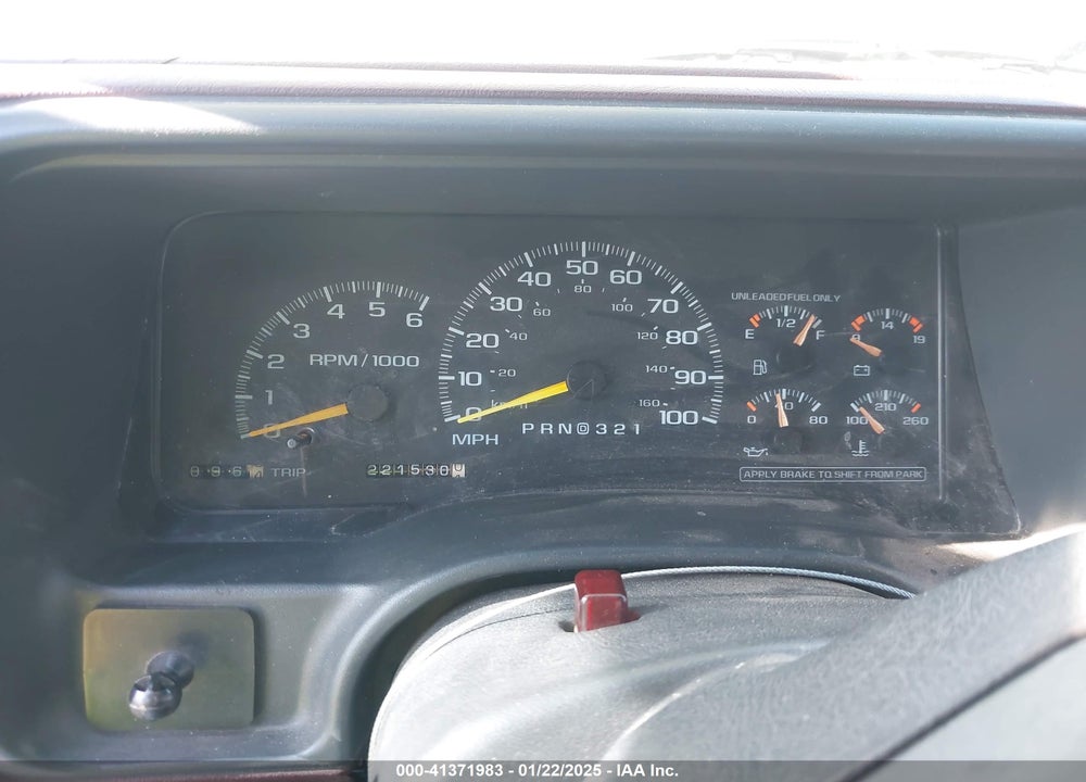1997 CHEVROLET TAHOE LS VIN: 1GNEC13R6VJ373453