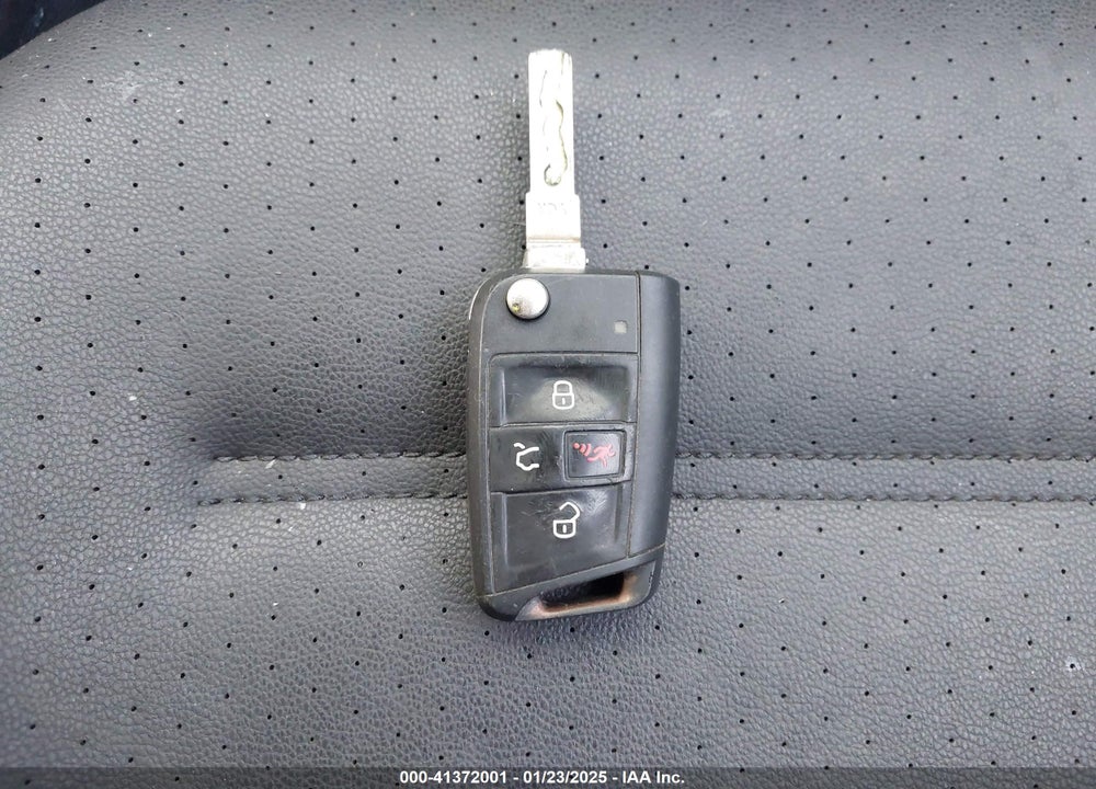 2015 VOLKSWAGEN GOLF TDI S 4-DOOR VIN: 3VWRA7AU0FM013171