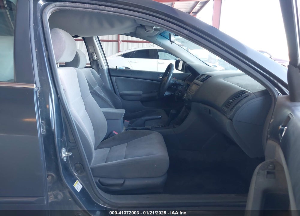 2005 HONDA ACCORD 2.4 LX VIN: 1HGCM564X5A133408