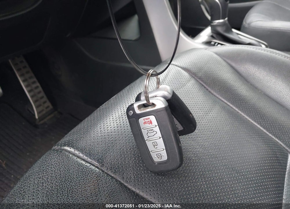2014 HYUNDAI ELANTRA GT VIN: KMHD35LH4EU198844