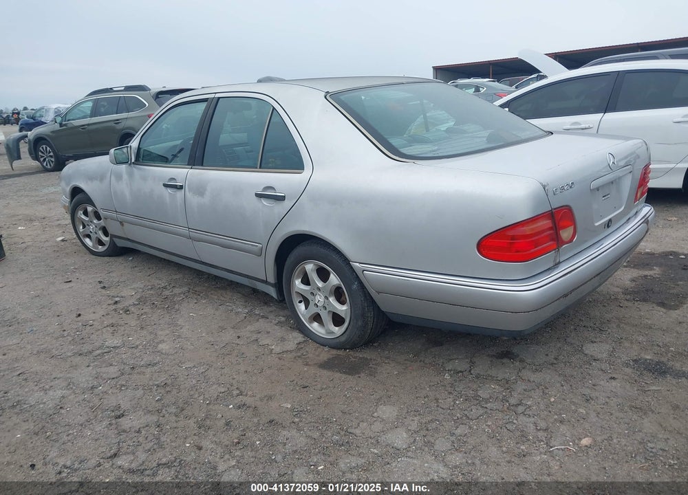 1997 MERCEDES-BENZ E 320 VIN: WDBJF55F7VJ033848