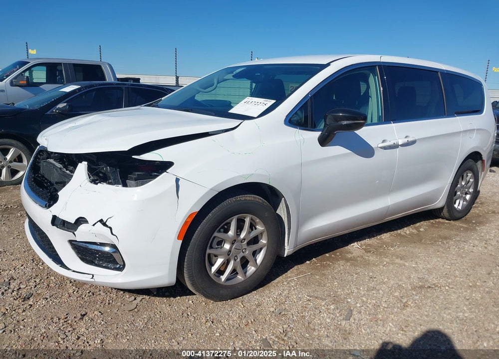 2024 CHRYSLER PACIFICA TOURING L VIN: 2C4RC1BG9RR182492
