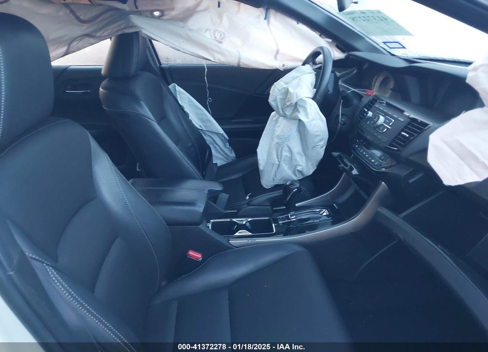 2017 HONDA ACCORD SEDAN VIN: 1HGCR2F55HA017403