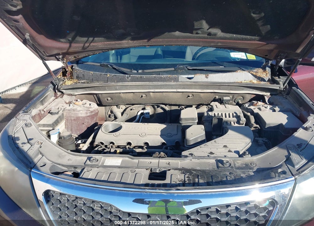 2011 KIA SORENTO LX VIN: 5XYKT3A11BG169627