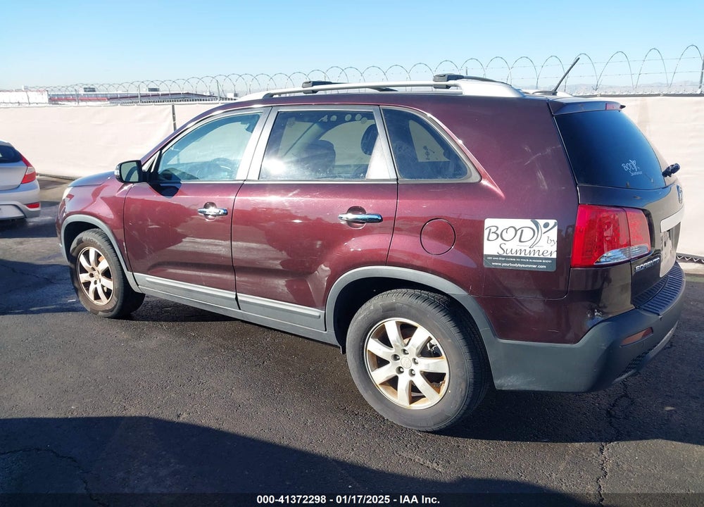 2011 KIA SORENTO LX VIN: 5XYKT3A11BG169627