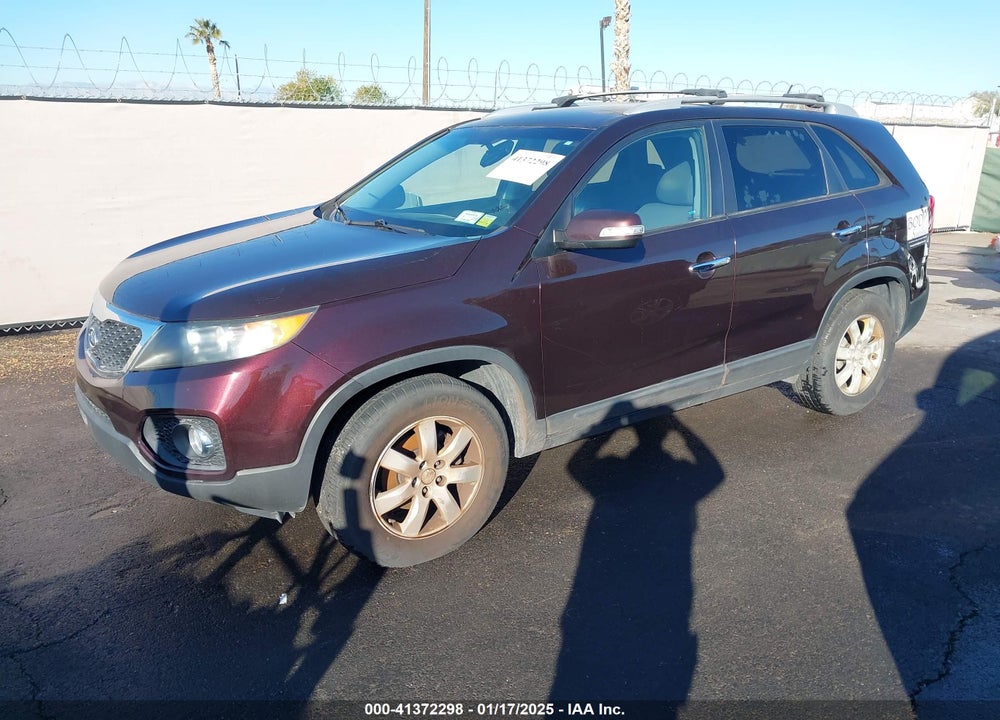 2011 KIA SORENTO LX VIN: 5XYKT3A11BG169627