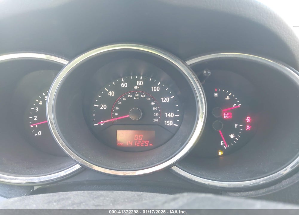 2011 KIA SORENTO LX VIN: 5XYKT3A11BG169627