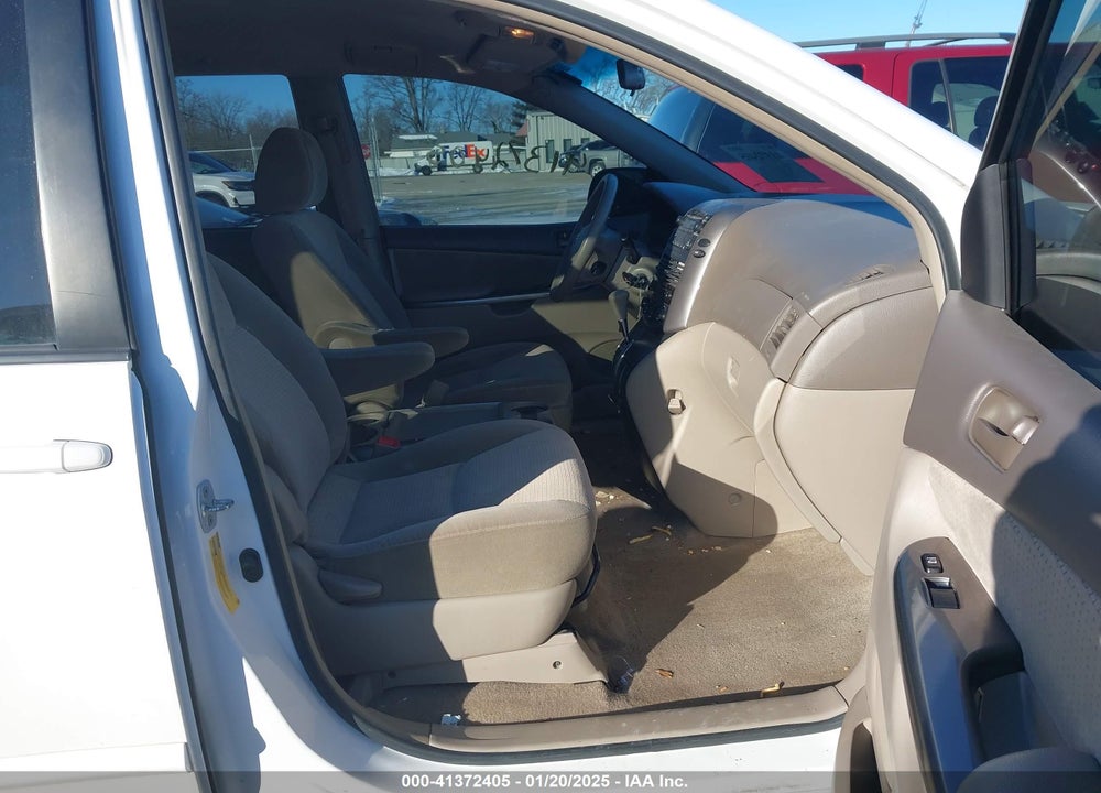 2010 TOYOTA SIENNA LE VIN: 5TDKK4CC2AS332388