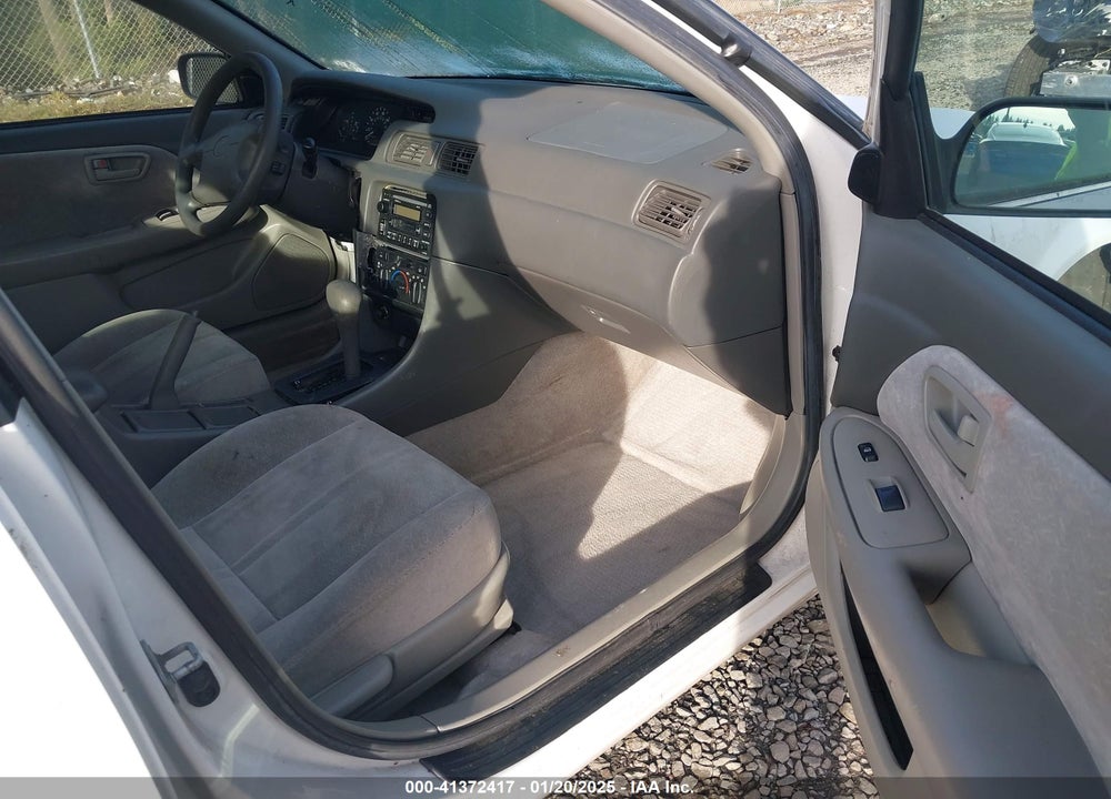 1999 TOYOTA CAMRY VIN: JT2BG22K2X0273118
