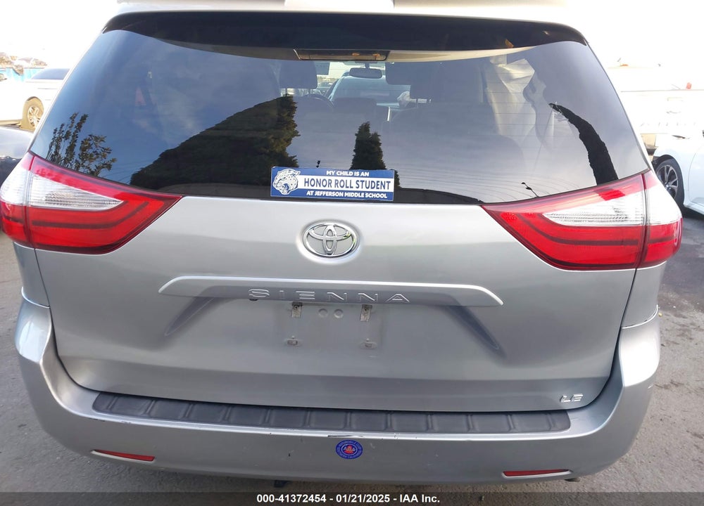 2017 TOYOTA SIENNA LE 8 PASSENGER VIN: 5TDKZ3DC0HS786623