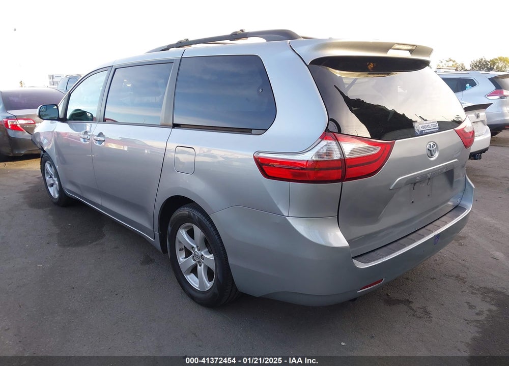 2017 TOYOTA SIENNA LE 8 PASSENGER VIN: 5TDKZ3DC0HS786623