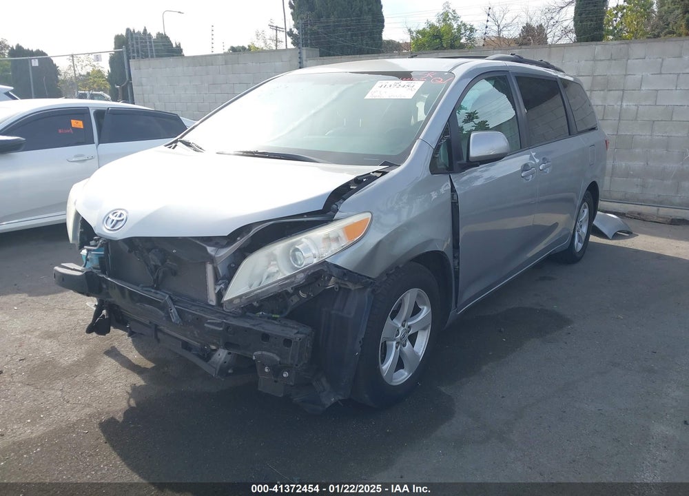 2017 TOYOTA SIENNA LE 8 PASSENGER VIN: 5TDKZ3DC0HS786623