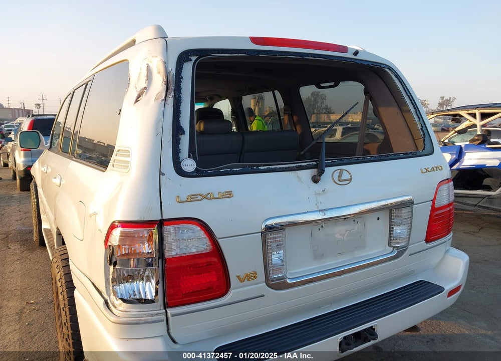 2005 LEXUS LX 470 VIN: JTJHT00WX53552462