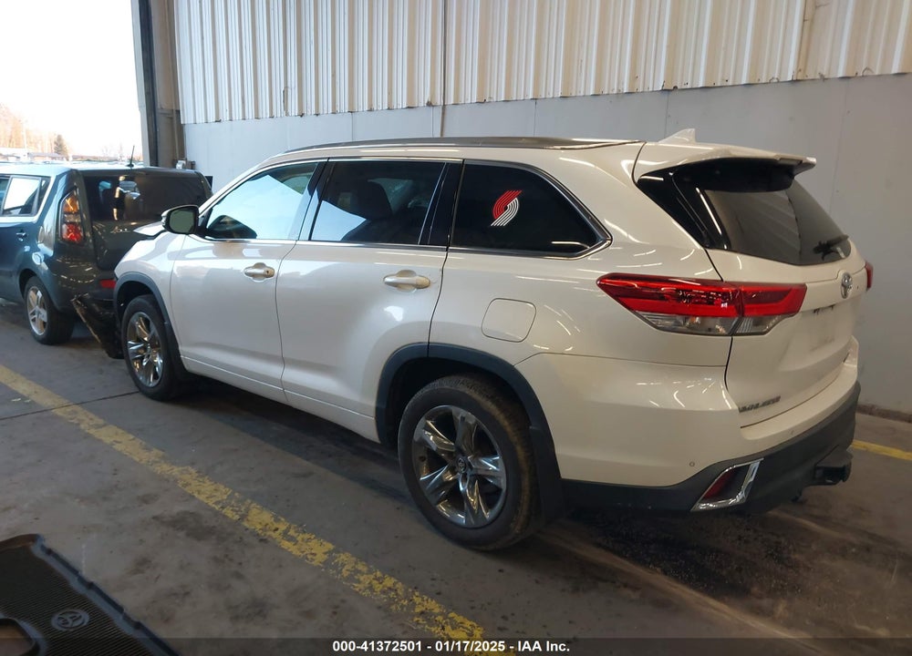 2019 TOYOTA HIGHLANDER VIN: 5TDDZRFH1KS957973