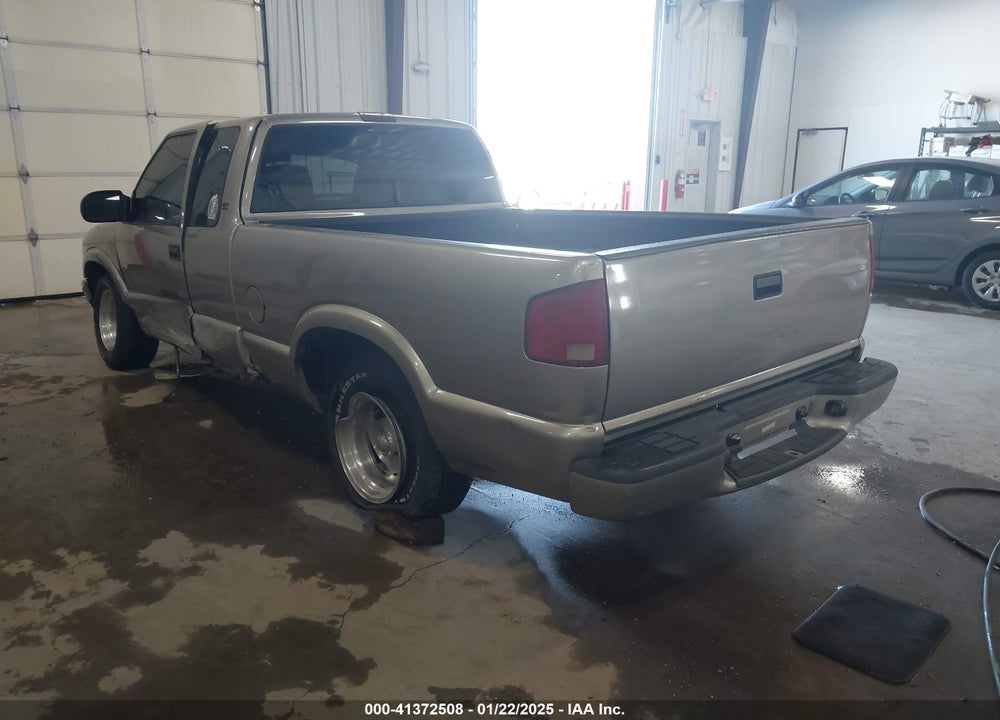 2003 CHEVROLET S-10 LS VIN: 1GCCS19X538117656