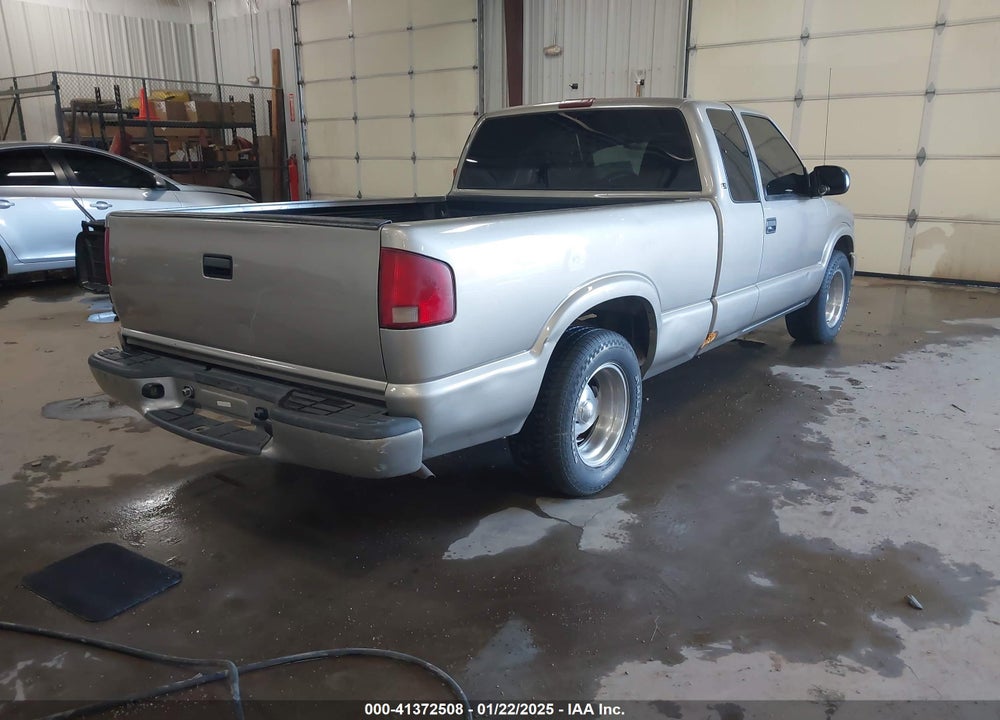 2003 CHEVROLET S-10 LS VIN: 1GCCS19X538117656