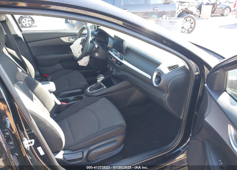 2024 KIA FORTE LXS VIN: 3KPF24AD0RE767686