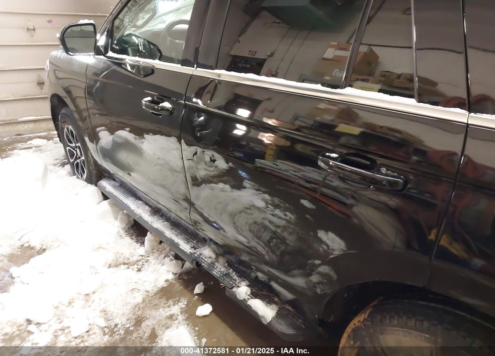 2024 FORD EXPEDITION XLT VIN: 1FMJU1J89REA18589