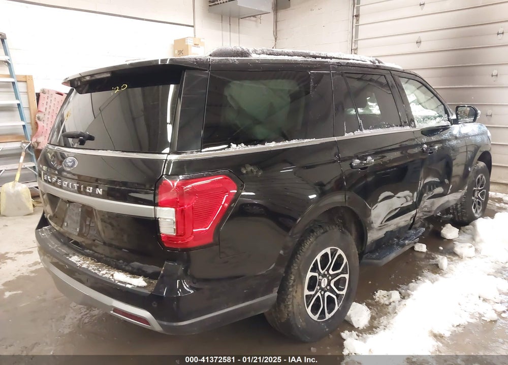 2024 FORD EXPEDITION XLT VIN: 1FMJU1J89REA18589