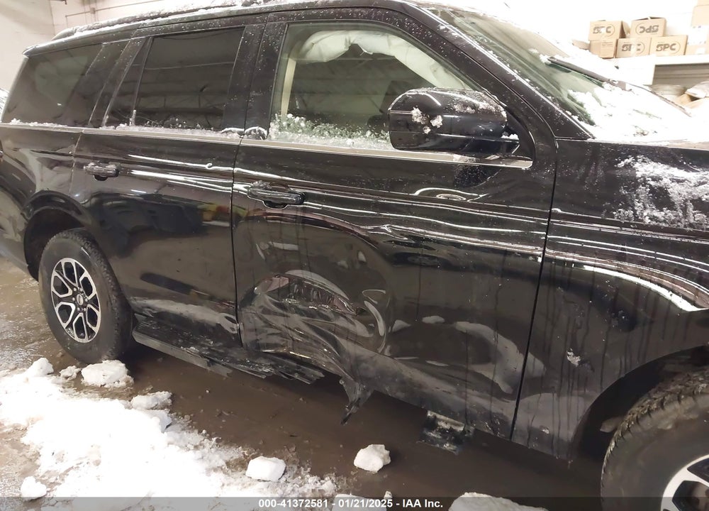 2024 FORD EXPEDITION XLT VIN: 1FMJU1J89REA18589