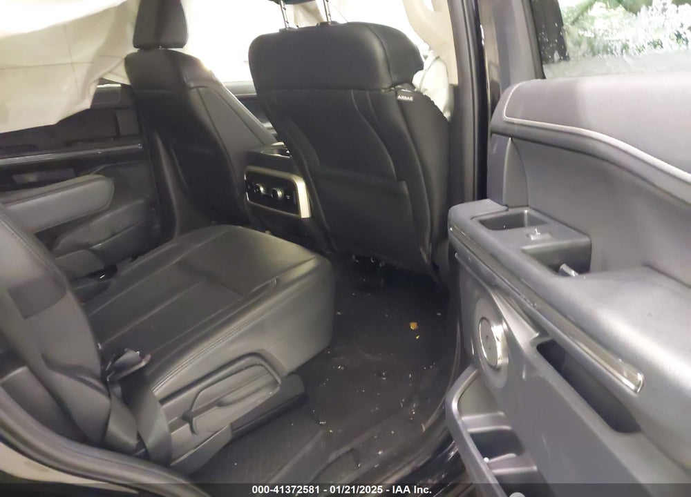 2024 FORD EXPEDITION XLT VIN: 1FMJU1J89REA18589