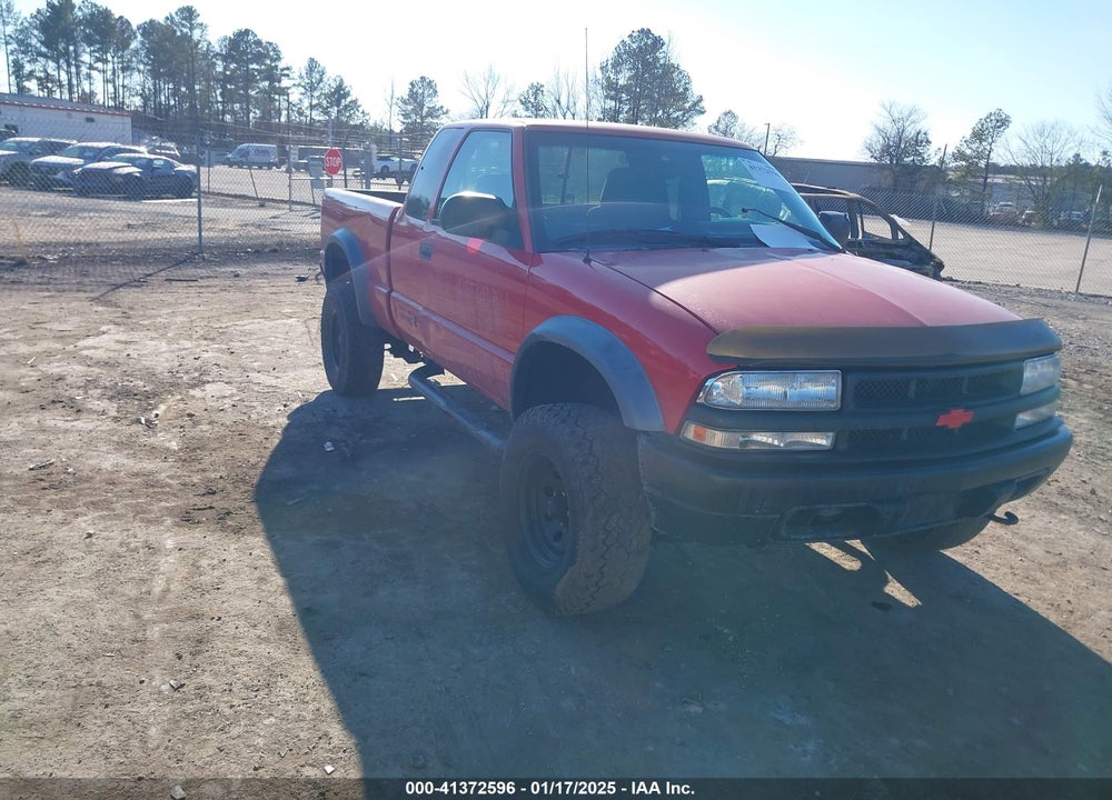 2001 CHEVROLET S-10 LS VIN: 1GCCT19W618246619