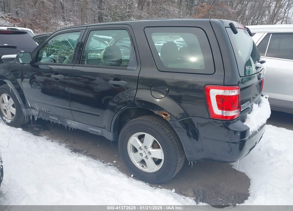 2011 FORD ESCAPE XLS VIN: 1FMCU9C77BKB17088