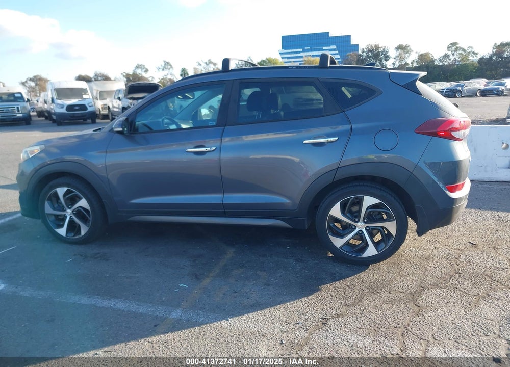 2016 HYUNDAI TUCSON LIMITED VIN: KM8J33A22GU231784