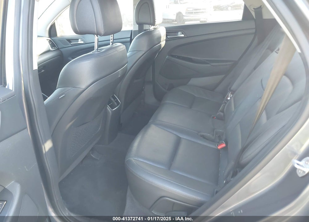 2016 HYUNDAI TUCSON LIMITED VIN: KM8J33A22GU231784