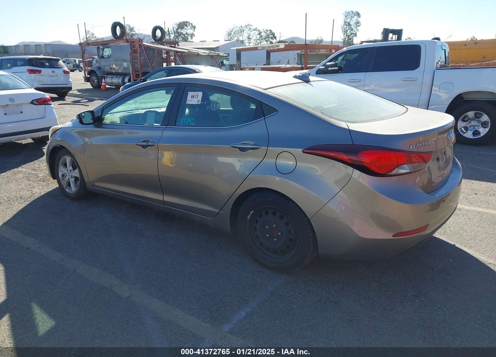 2016 HYUNDAI ELANTRA VIN: 5NPDH4AE2GH753053