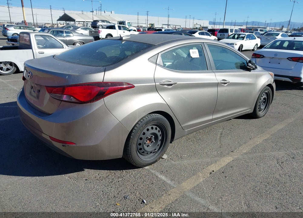 2016 HYUNDAI ELANTRA VIN: 5NPDH4AE2GH753053