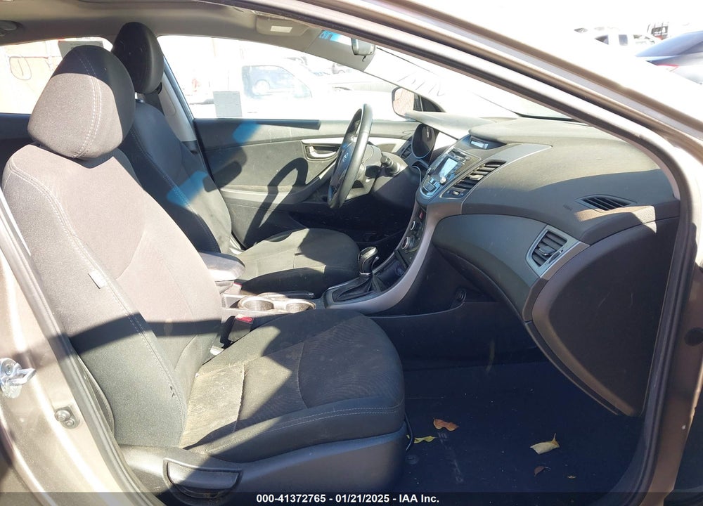 2016 HYUNDAI ELANTRA VIN: 5NPDH4AE2GH753053