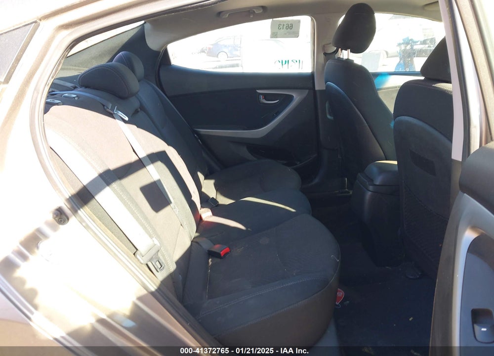 2016 HYUNDAI ELANTRA VIN: 5NPDH4AE2GH753053