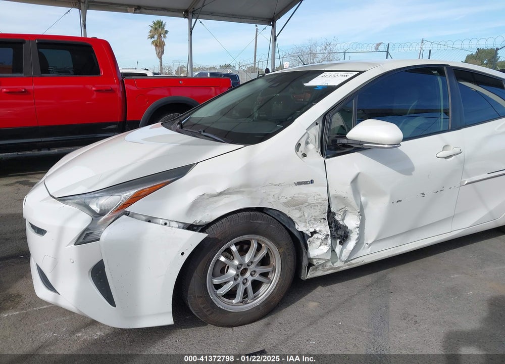 2018 TOYOTA PRIUS THREE VIN: JTDKARFU7J3054710