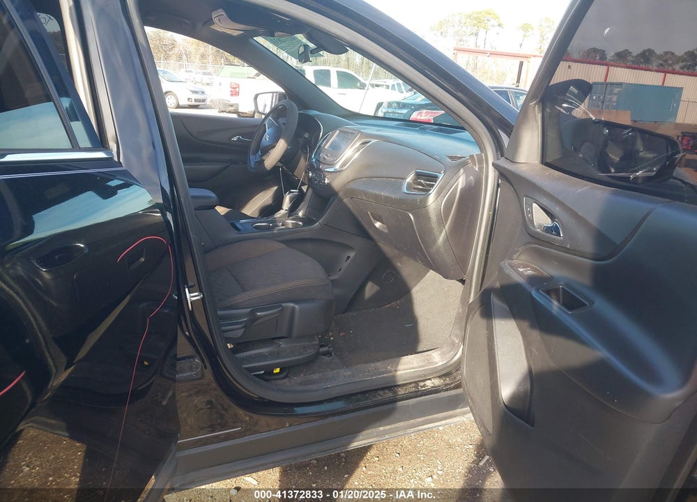 2018 CHEVROLET EQUINOX LT VIN: 2GNAXJEV8J6111499